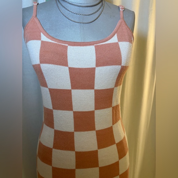 Soft Peach Cream Checkerboard Knit Midi Dress Minimalist Euro Summer Sz Medium - Picture 3 of 9